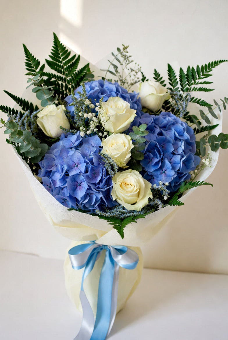 Blue Hydrangea and white rose Hand-Tie