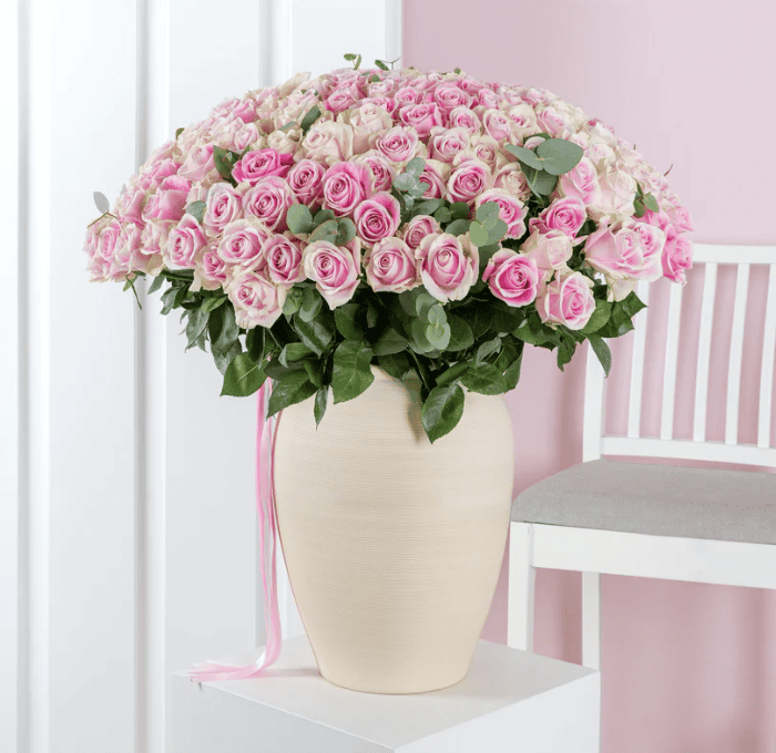 100 Pink Roses Vase