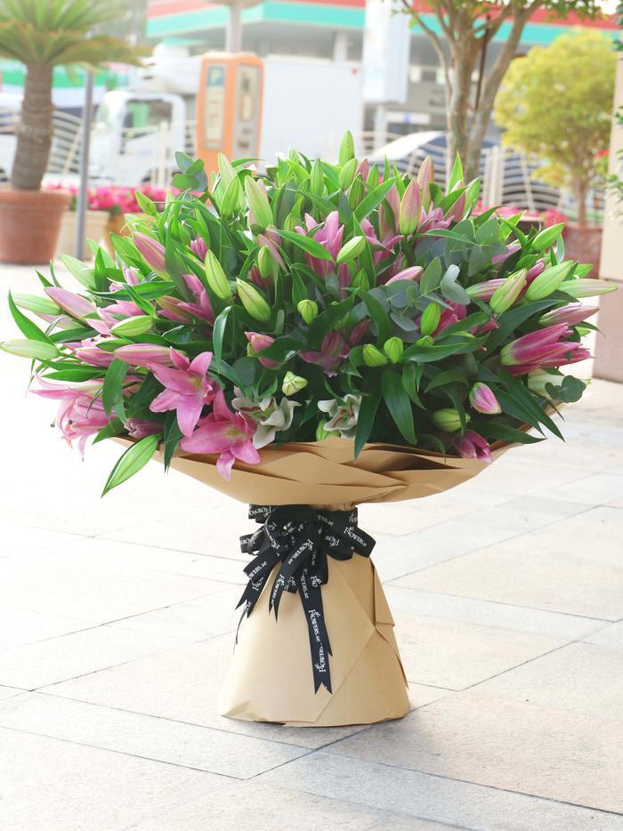10 Pink Lily Hand-tied - Harrys Flowers London