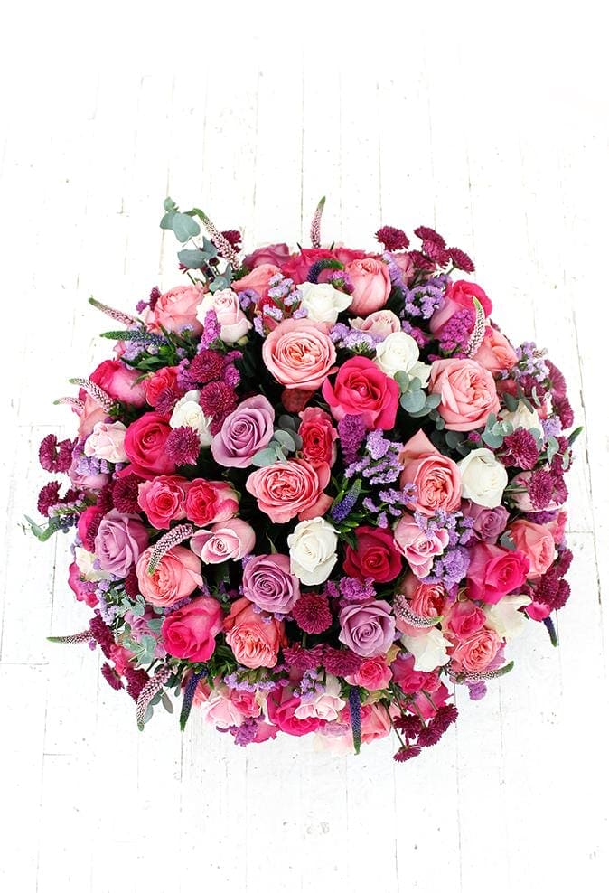 Arianna Pastel Elegance: Luxurious Pink Rose Bouquet - Harrys Flowers London