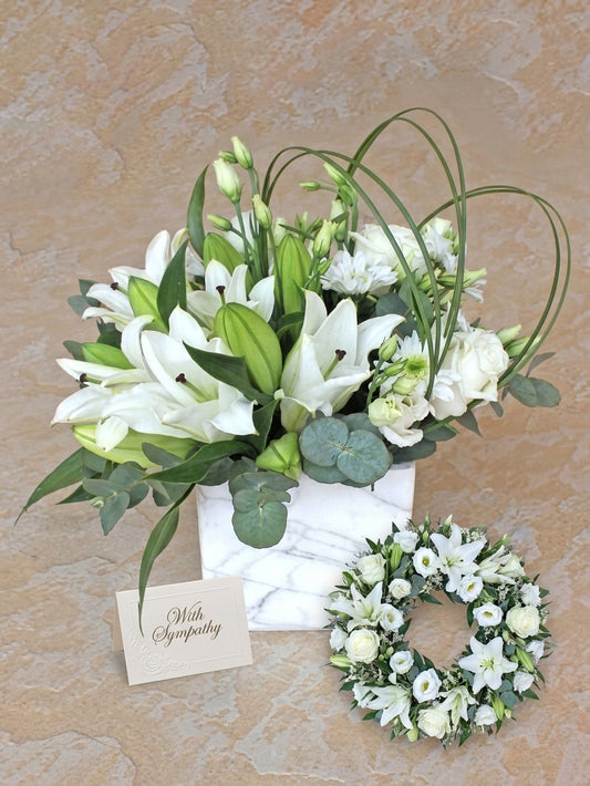How to choose funeral flowers: arrangements, wreaths & etiquette