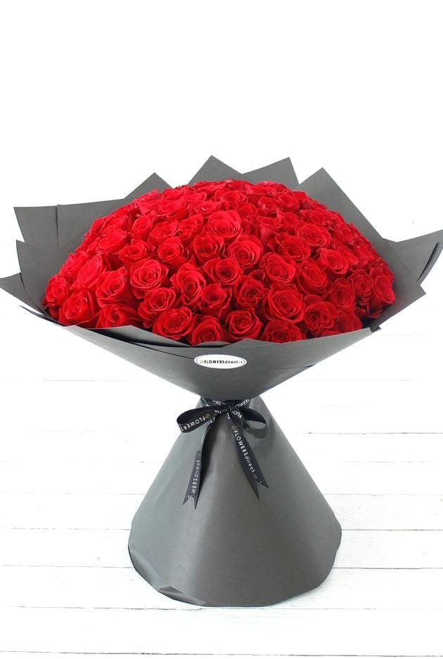 100 Blooming Love Roses - Harrys Flowers London