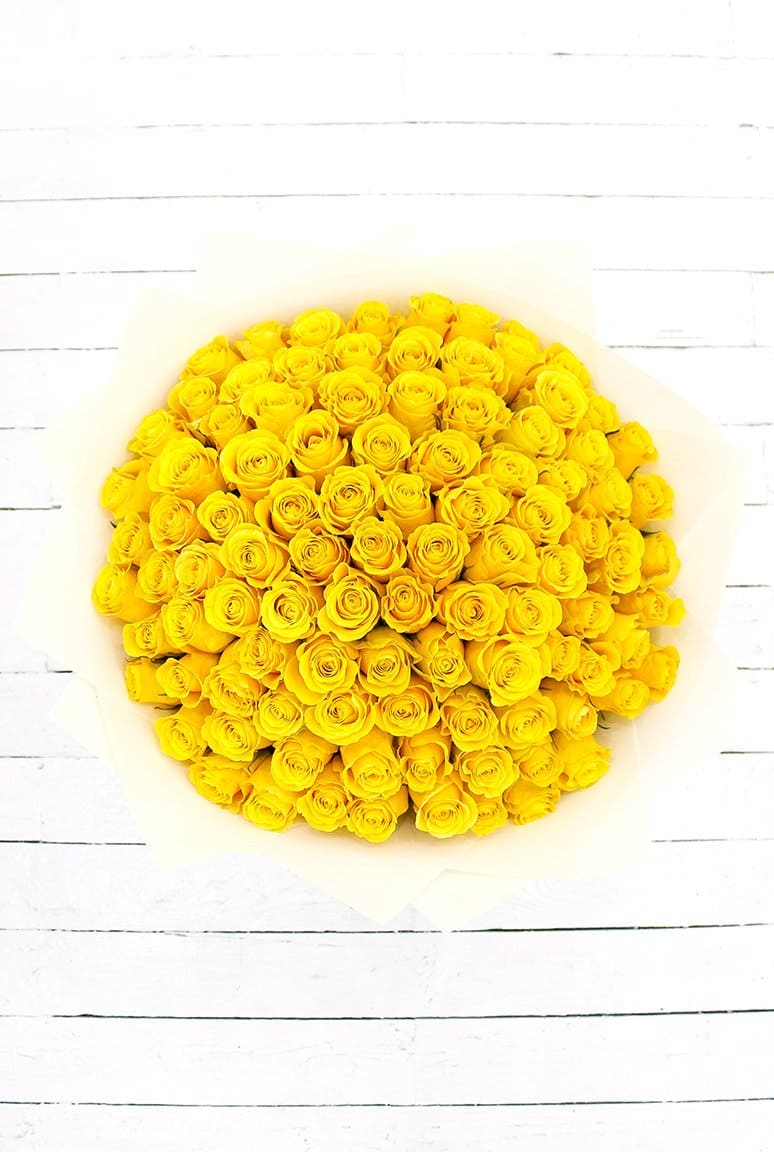 100 Golden Sunshine Roses Hand-tied - Harrys Flowers London
