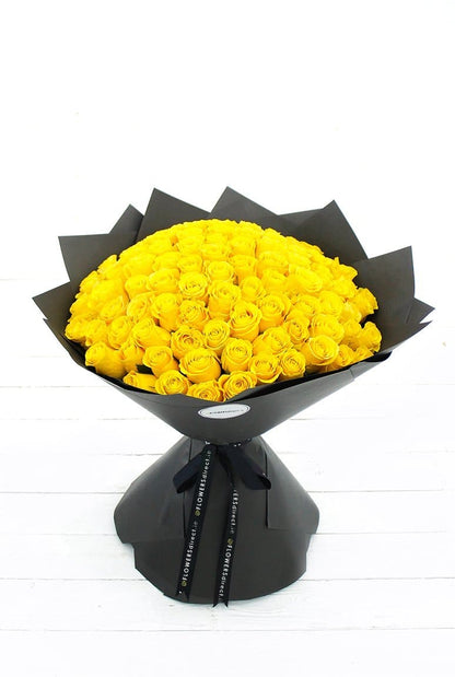 100 Golden Sunshine Roses Hand-tied - Harrys Flowers London