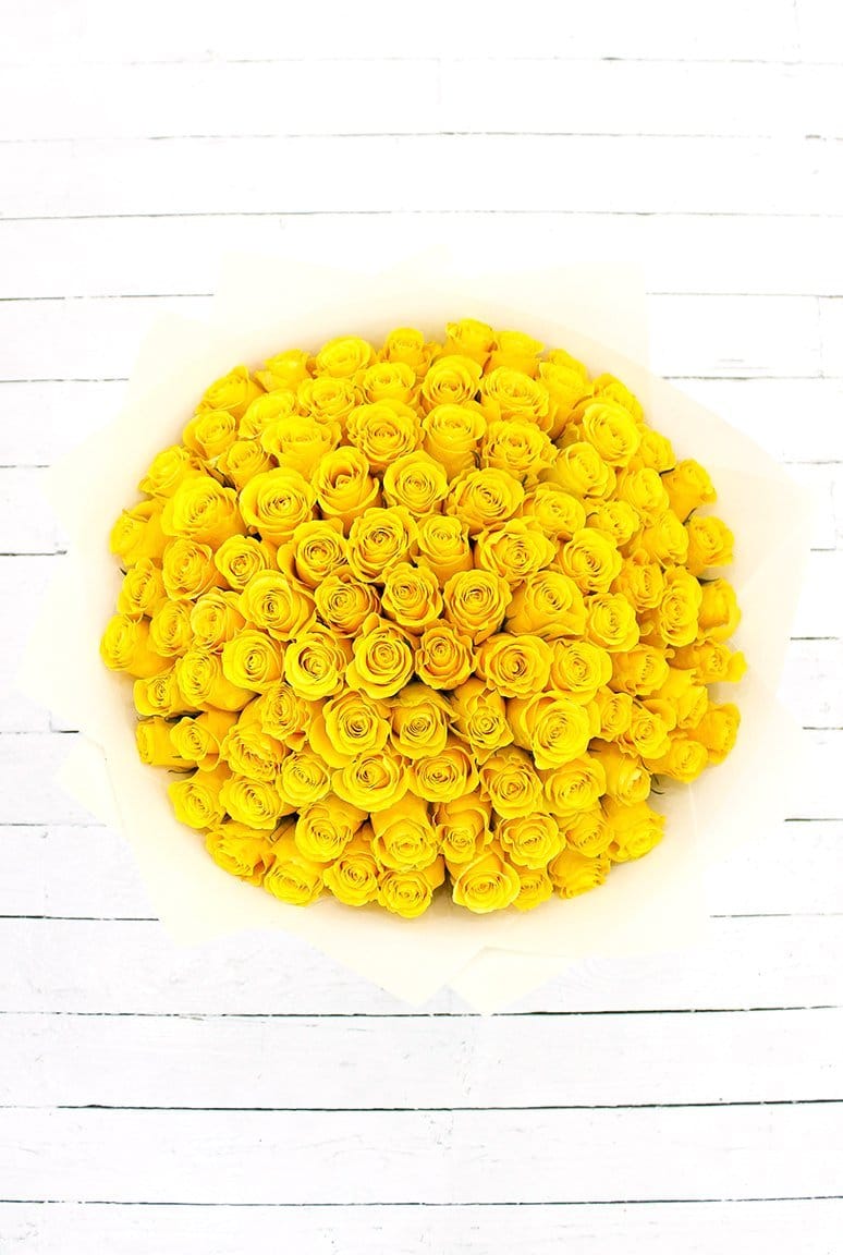 100 Long Stem Yellow Rose Hand-tied - Harrys Flowers London