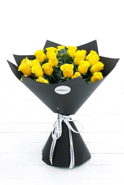 24 Long Stem Yellow Rose Hand-tied - Harrys Flowers London