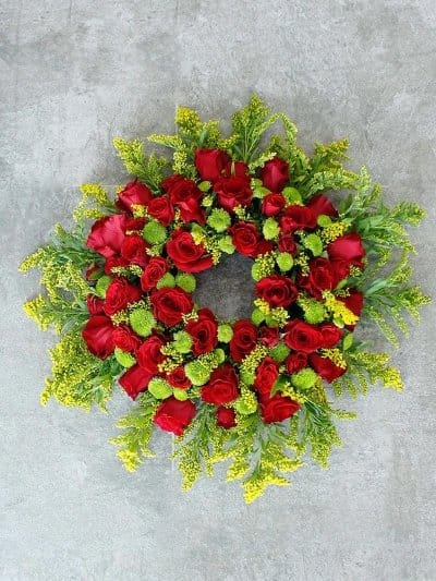 Classic Wreath Red &amp; Green - Harrys Flowers London