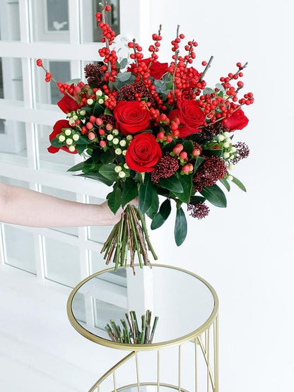 Exquisite Blooms: A Luxurious Bouquet of Fresh Imported Flowers - Harrys Flowers London