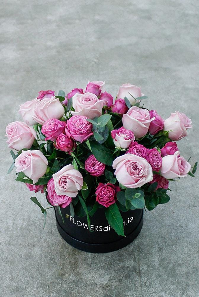 Light Pink Kisses Hatbox - Harrys Flowers London