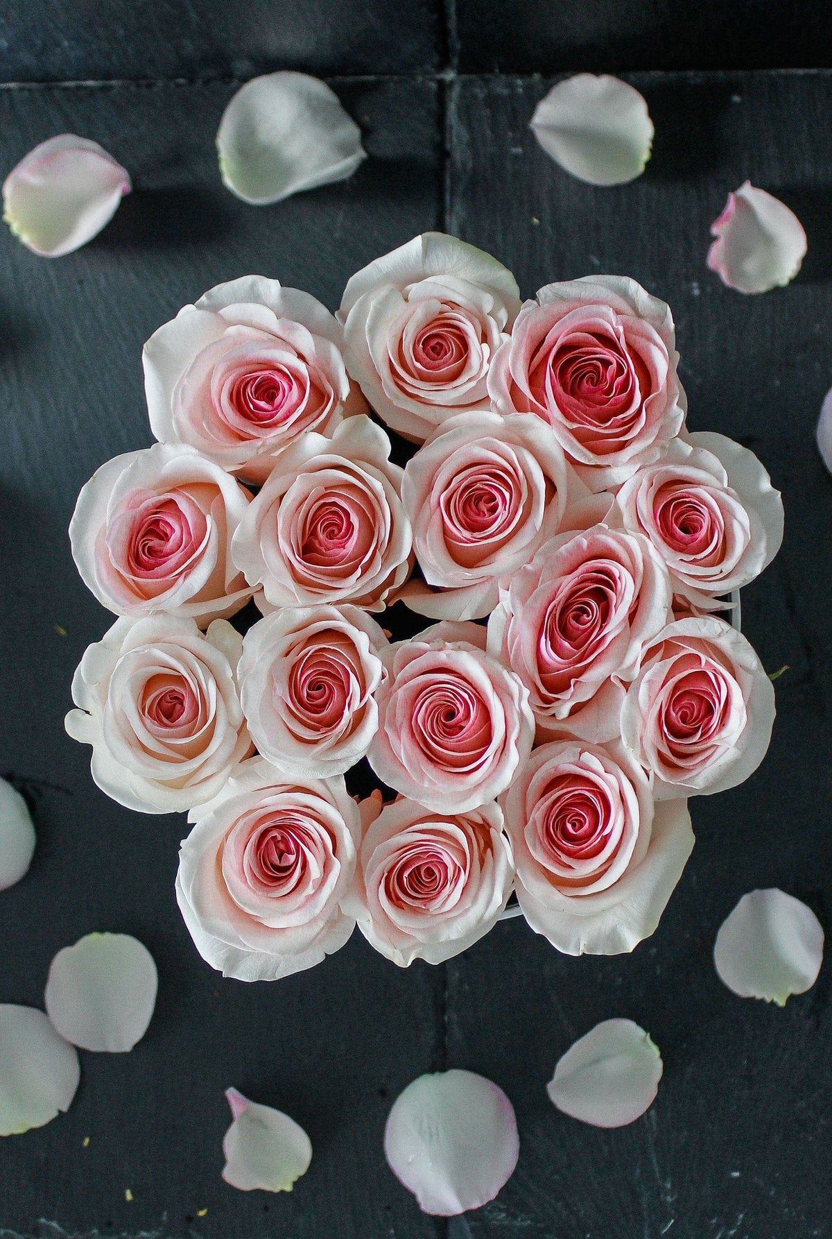 Pink Rose Hatbox - Harrys Flowers London