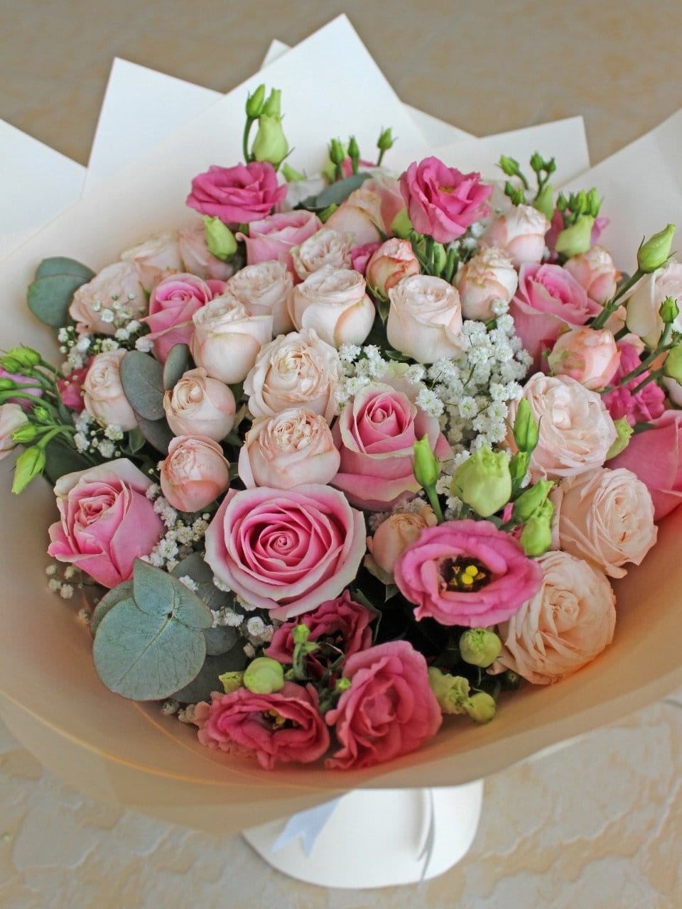 Vogue Flower Bouquet &amp; Large Chocolates Gift Set - Harrys Flowers London